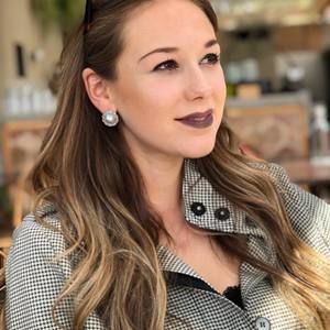 Meet your Posher, Laura